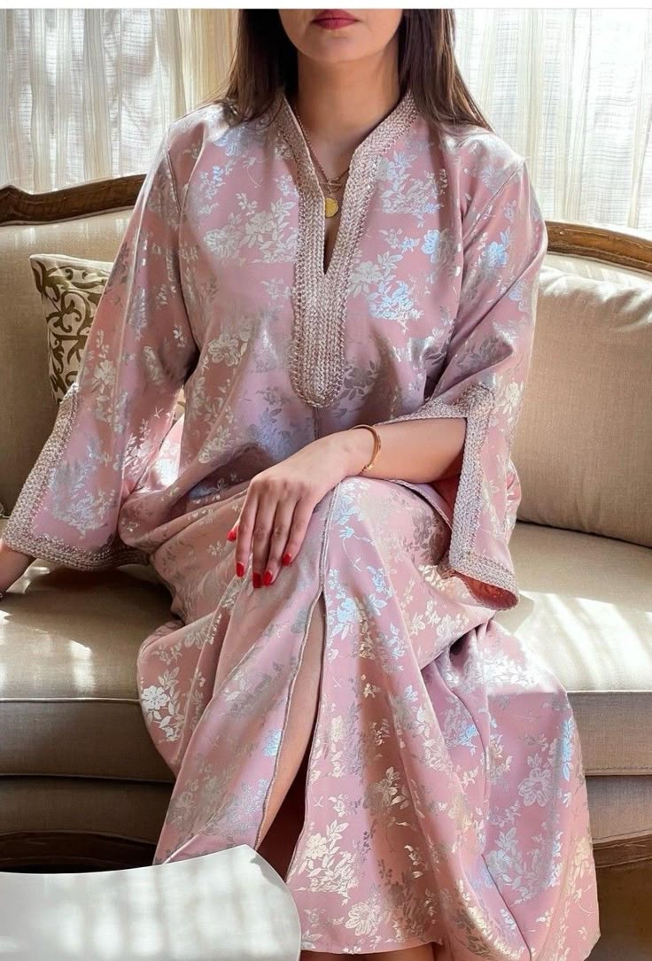 ROBES TRADITIONNELLES